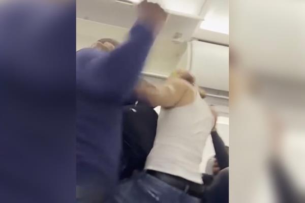 Two men got into a wild brawl after spending a<em></em>bout two hours arguing with each other on a Spirit Airlines flight.