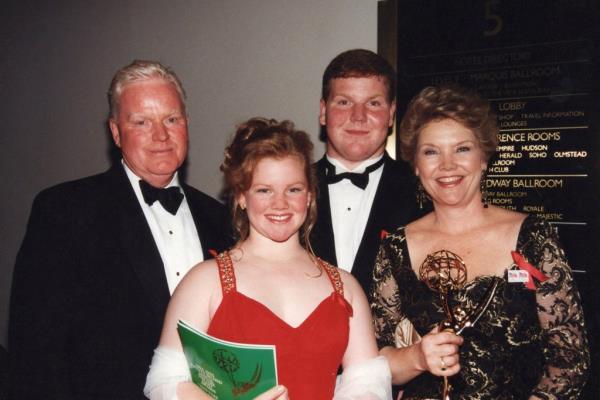 Archive images from the 90's of Erika Slezak, husband Brian Davies and daughter Amanda Davies. 24 May 2020 Pictured: Erika Slezak, husband Brian Davies, son Michael daughter Amanda. Photo credit: Steven Bergman/AFF-USA.COM / MEGA TheMegaAgency.com +1 888 505 6342</p>

<p>　　
