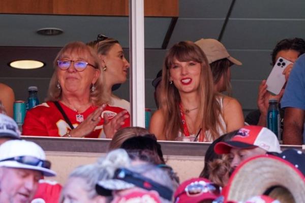 Taylor Swift with rumoured beau Travis Kelce's mum