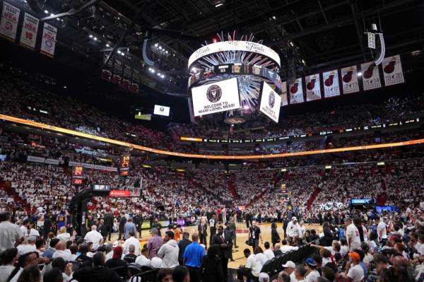 Miami Heat ba<em></em>seball team welcomed Messi during the NBA playoffs 
