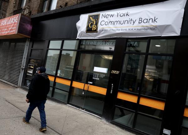 New York Community Bancorp sign