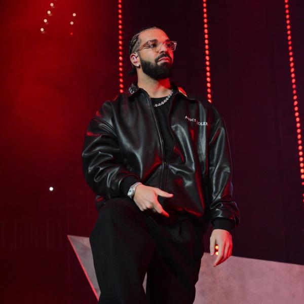 During a show in LA, the rapper did reportedly ask fans to abstain from throwing things as his son, Adonis, was in the crowd.