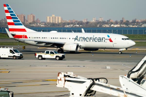 American Airlines plane