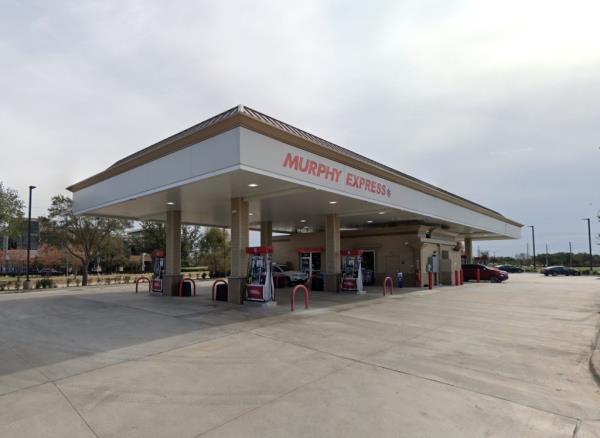 Murphy USA 8848 in Sugar Land was preparing to close for the night on Tuesday, when the night-shift employees got a call around the time the state lottery released details of the jackpot-winning ticket.