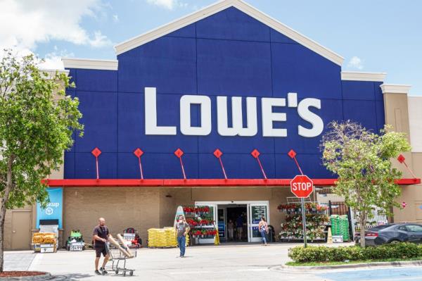 Lower's store exterior
