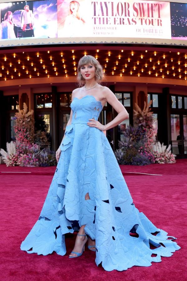 Tayulor Swift at the premiere of 