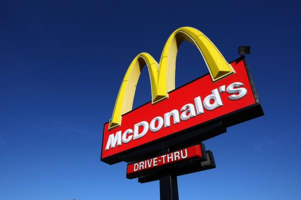The co<em></em>ntroversial boycott includes food and drinks from McDonald’s and Burger King.</p>

<p>　　