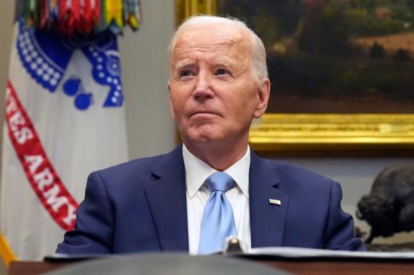 President Joe Biden listens during a briefing on the government's respo<em></em>nse to Hurricane Helene in the Roosevelt Room of the White House in Washington, Tuesday, Oct. 1, 2024.
