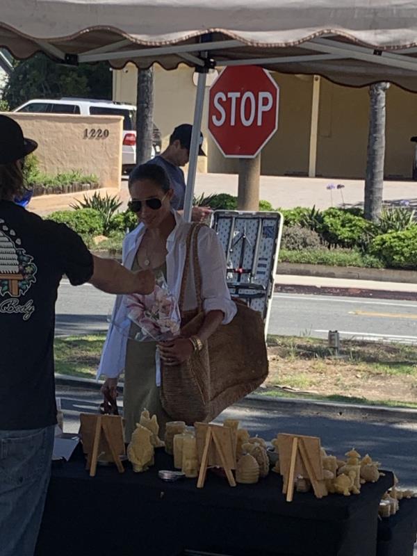 Meghan Markle takes her dog to the Farmer's Market in Montecito