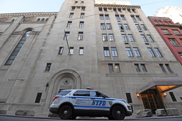 An NYPD unit stands guard outside the Co<em></em>ngregation Emanu-El Synagogue on the Upper East Side on Thursday