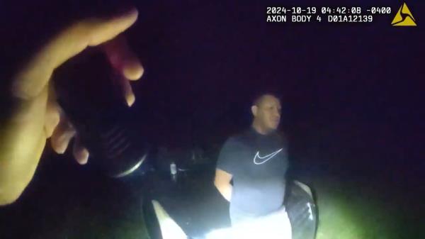 body cam Footage of police shining light on Luis Hernandez mo<em></em>ncayo