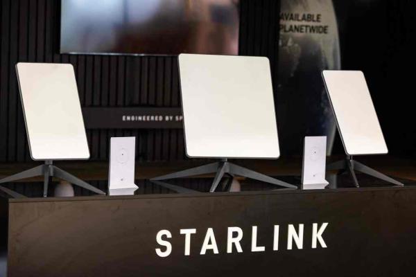 Starl<em></em>ink antennas on a stage.