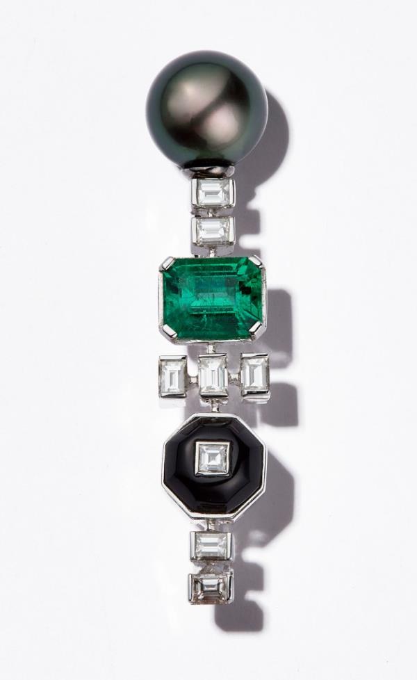 nikos koulis brooch