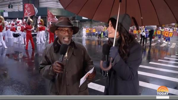 Idina Menzel at the Thanksgiving Day Parade
