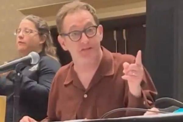 Tom Kenny at the 2024 Motor City Comic Con
