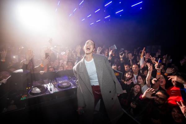 dua lipa secret lo<em></em>ndon fan event