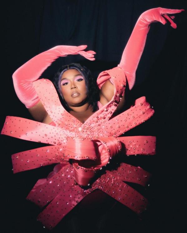 Lizzo in pink sparkly outfit