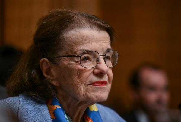 a recent photo of Feinstein in the US Senate.