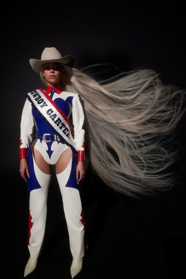 Beyo<em></em>nce dresses up in red, white and blue for her 