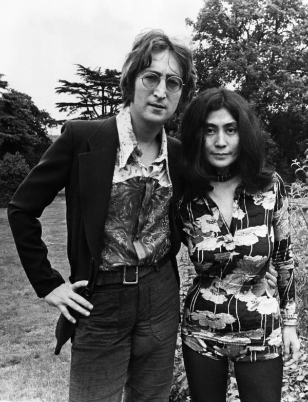 John Lennon and Yoko Ono in England in 1971