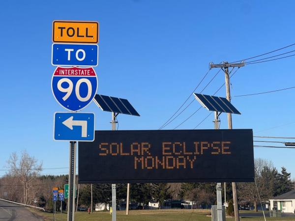 Drivers are warned of possible delays as heavy traffic