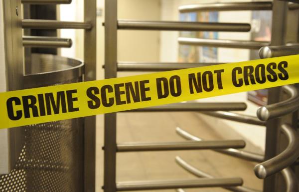 </p>

<p>　　A generic shot of police crime scene tape or crime scene tape or crime scene do not cross tape or police tape at the East Houston and Second Avenue subway station in New York, NY on February 28, 2014