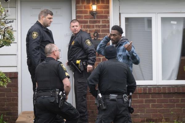 Sheriffs evict Denton Gayle from 39 Brusssel Drive , New Hyde Park,  NY,  Credit J.C.Rice