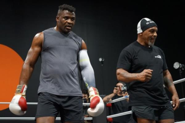 Tyson Fury vs Francis Ngannou