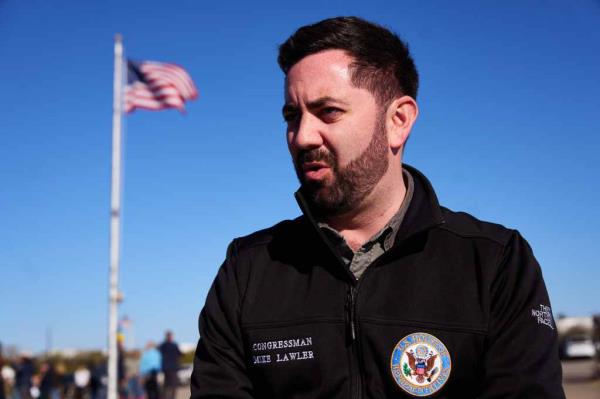 New York Co<em></em>ngressman Mike Lawler joined more than sixty House Republicans during a press co<em></em>nference on the border crisis after touring the U.S.-Mexico border area on Wednesday, January 3, 2024 in Eagle Pass, Texas.
