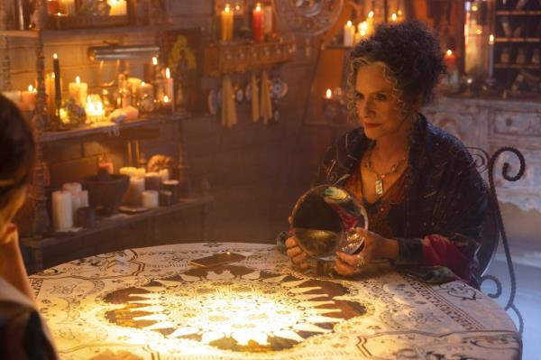 Patti LuPone played Lilia in the show, a witch who can see through time.