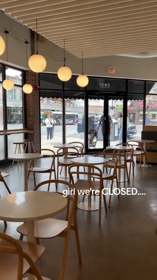 The two employees were soaked in the situation's confusion, she pointed out that the cafe was packed with people enjoying coffee and working on their laptops in the dining area.