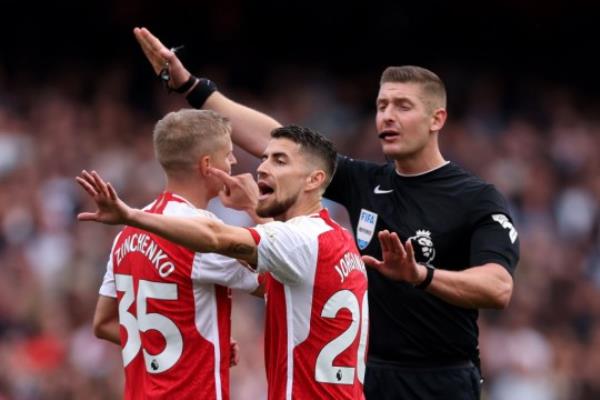 Jorginho's error gifted Tottenham a route back into a pulsating north Lo<em></em>ndon derby 
