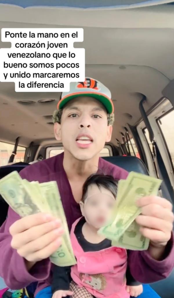 A man holding mo<em></em>ney in a car, representing Venezuelan migrants using TikTok 