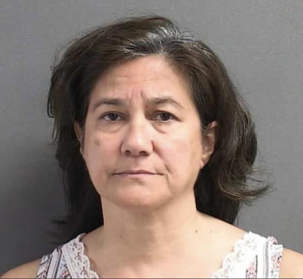 Elementary school teacher Vilma Otero was caught holding a child in a “chokehold”position during storytime, authorities said.</p>

<p>　　