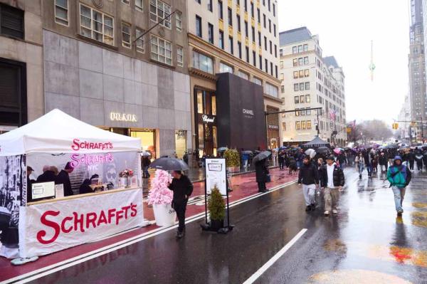 A business' kiosk set up on Fifth Avenue.