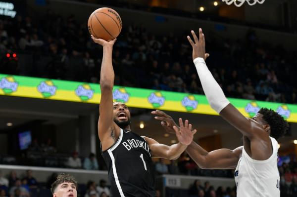 Mikal Bridges shoots against Memphis Grizzlies forward Jaren Jackson Jr., in the first half.