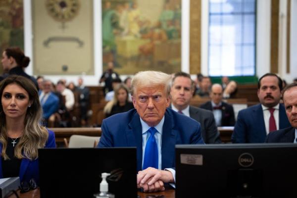 Do<em></em>nald Trump in court.