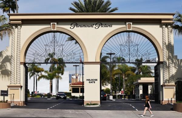 Paramount has been discussing entering into exclusive talks with Skydance, according to a new report.