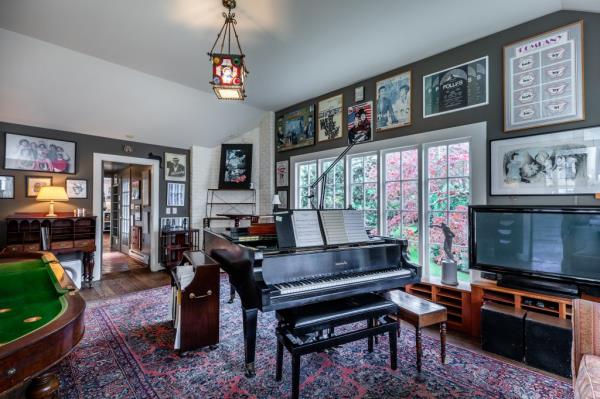 so<em></em>ndheim roxbury home sold