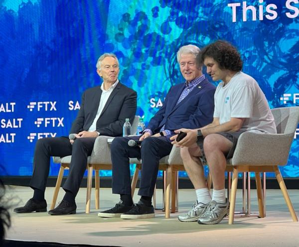 Bankman-Fried with Tony Blair and Bill Clinton in 2022.