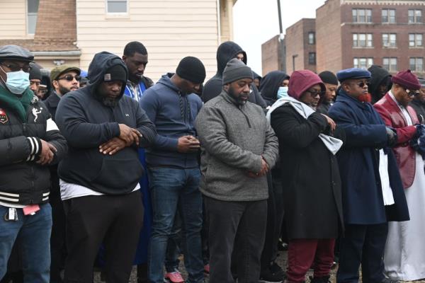 Mourners are gathering to pay their respects to the late Imam Hassan Sharif at the Janazah (funeral). 