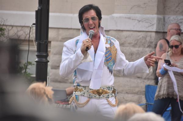 Elvis imperso<em></em>nator Matthew Chantelois