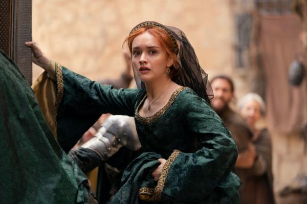 Olivia Cooke as Alicent in 