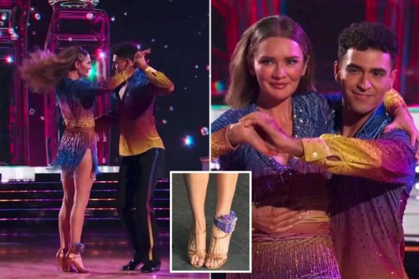 《DWTS》第33季的Anna Delvey首次亮相就带着令人眼花缭乱的脚踝监视器