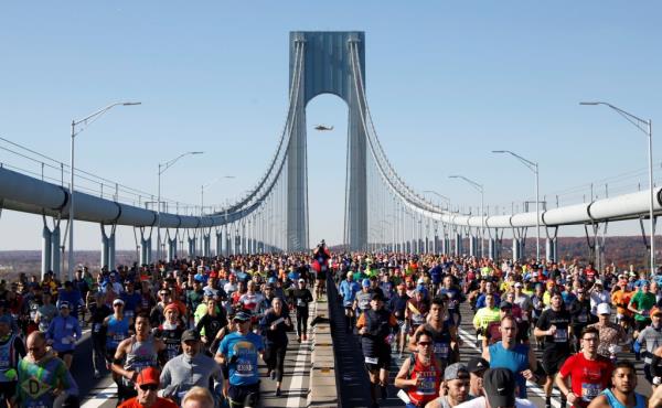 General view as runners cross the Verrazzano Bridge during the marathon