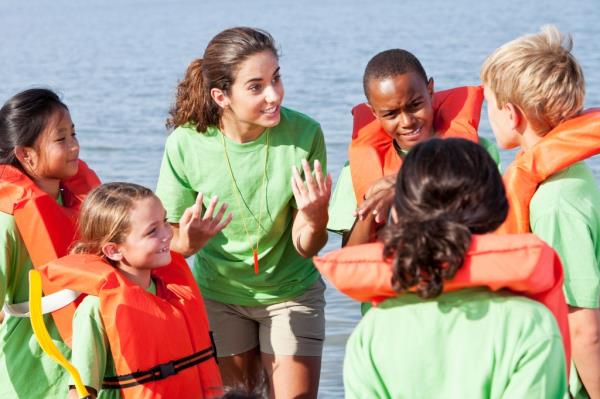 Popular summer gigs for teens include lifeguard, camp counselor, cahier, server, golf caddie, swim instructor, and retail worker, among others.