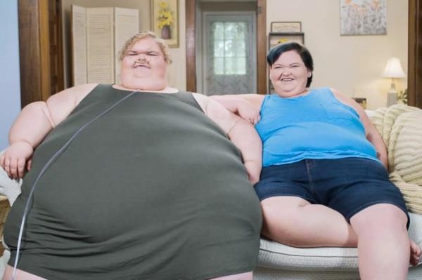 Tammy Slaton (left) Amy Slaton (right) at the height of her weight struggles on TLC's 