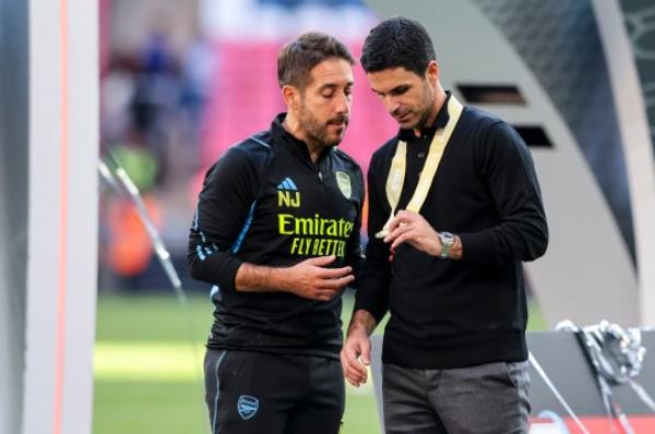 Arsenal's set-piece coach Nicolas Jover with Mikel Arteta
