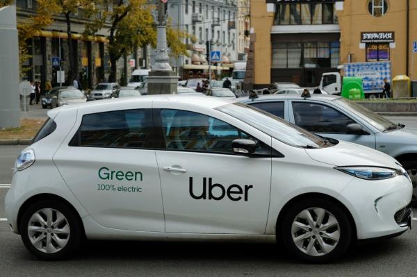 The ride-sharing companies reached the agreement ahead of new rules being released by the Taxi and Limousine Commission on co<em></em>nverting cabs and for-hire fleets to electric vehicles.