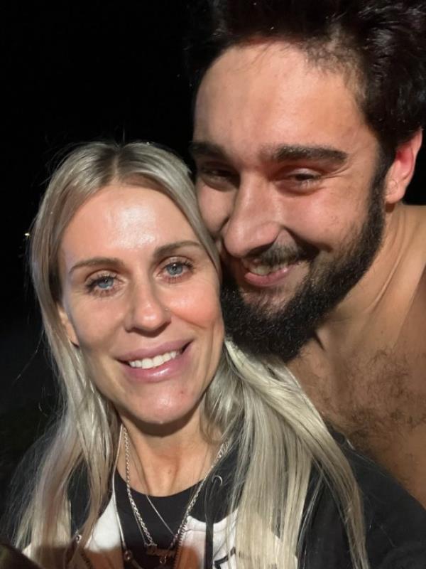 Deanna and Steven together who have a 19 year age gap